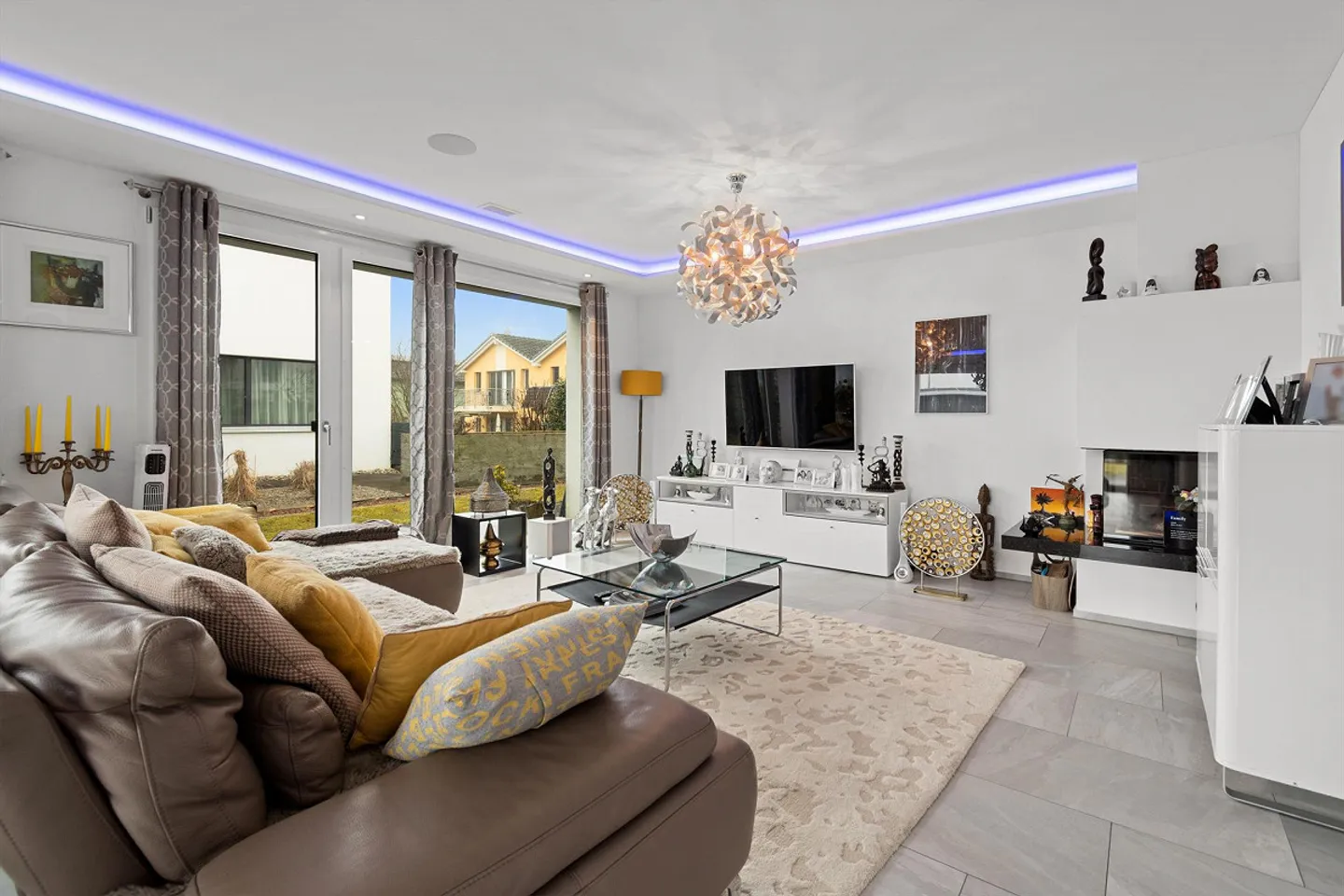 Modern 6.5-Room Single-Family House with a View of the Central Swiss Alps - Photo 4 of 9