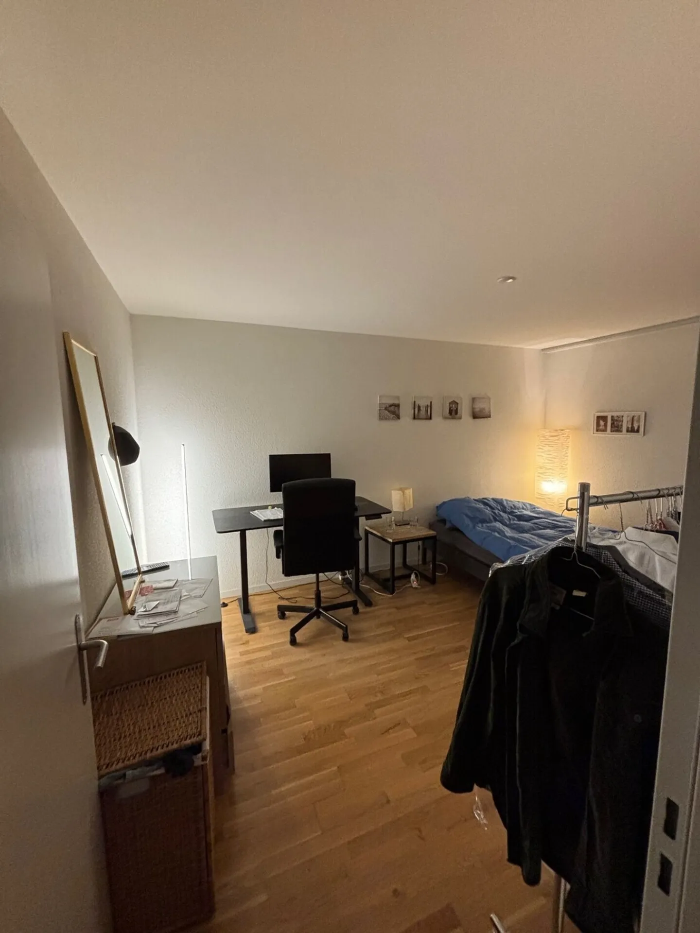 Charming Apartment with Terrace - Photo 3 of 7