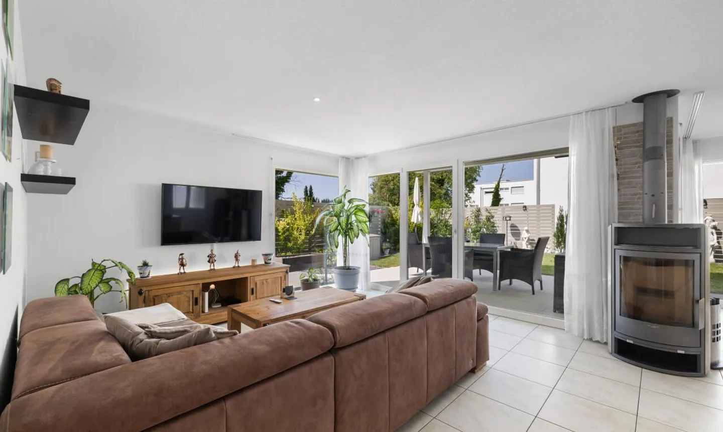 Traumhaftes Familienhaus mit Garten, Pool und zentraler Lage - Foto 5 von 13