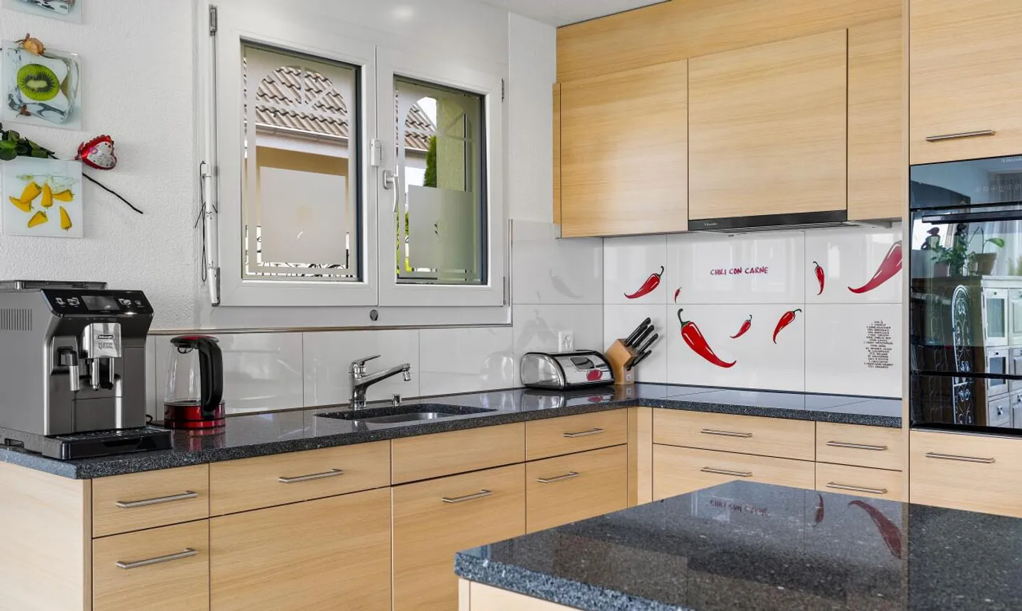 Traumhaftes Familienhaus mit Garten, Pool und zentraler Lage - Foto 7 von 13