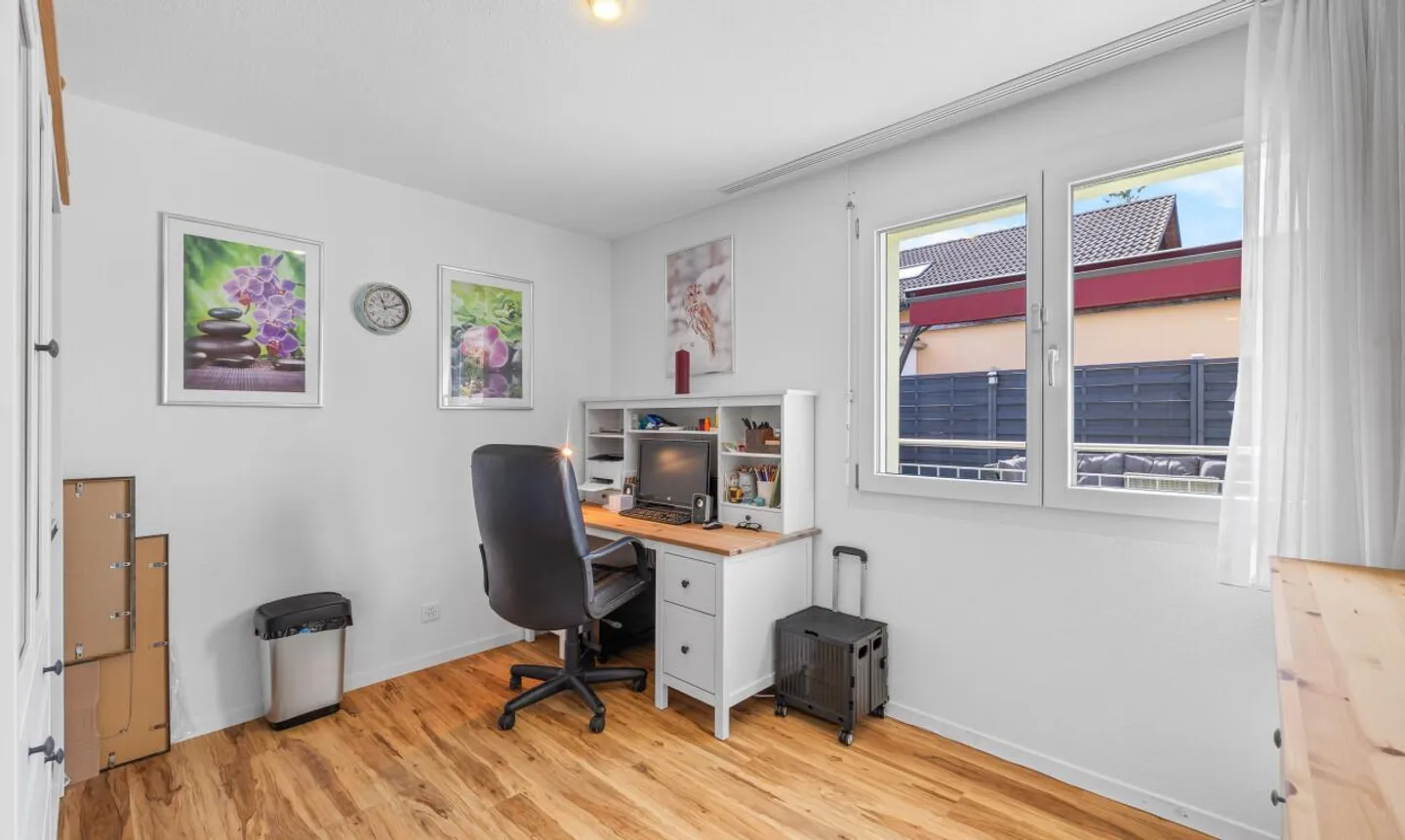 Traumhaftes Familienhaus mit Garten, Pool und zentraler Lage - Foto 10 von 13