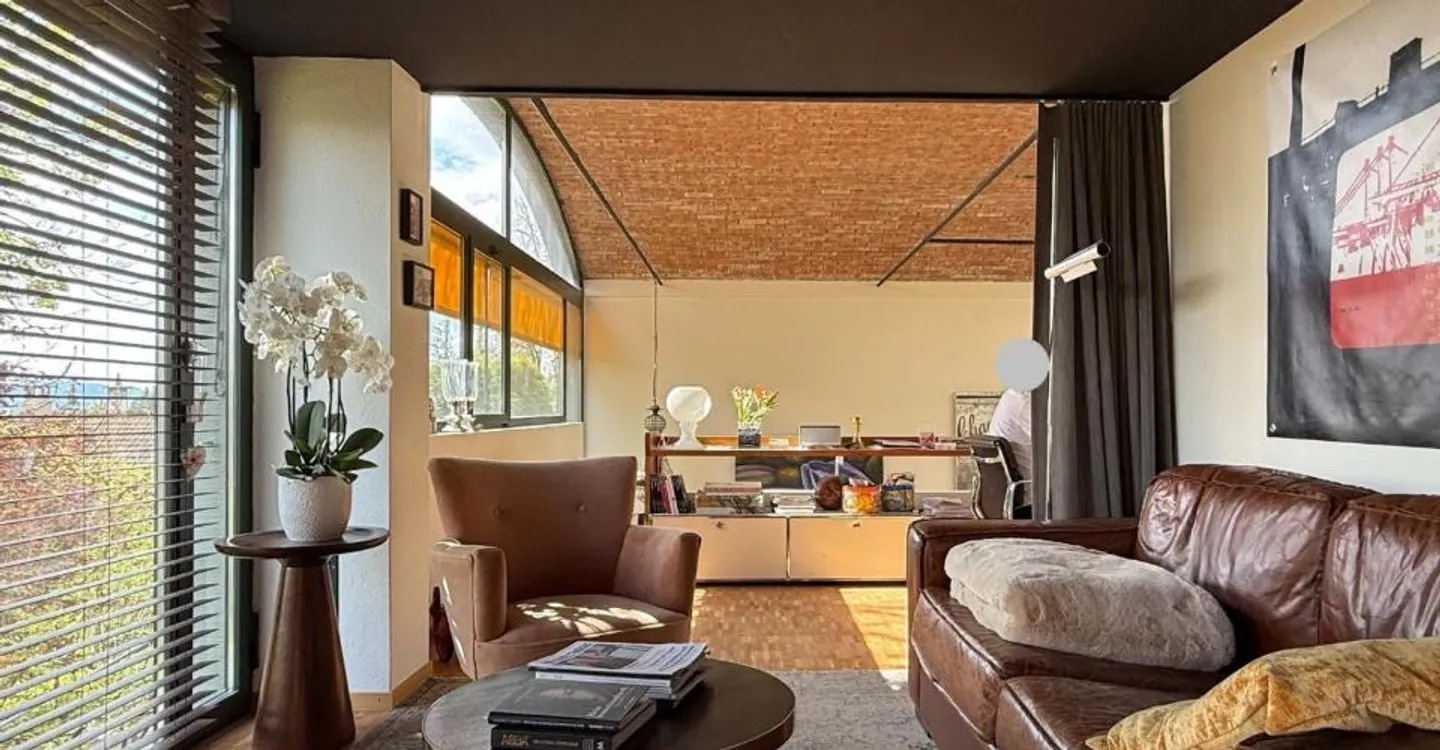 Architectural Loft on Gold Coast - Photo 4 of 12
