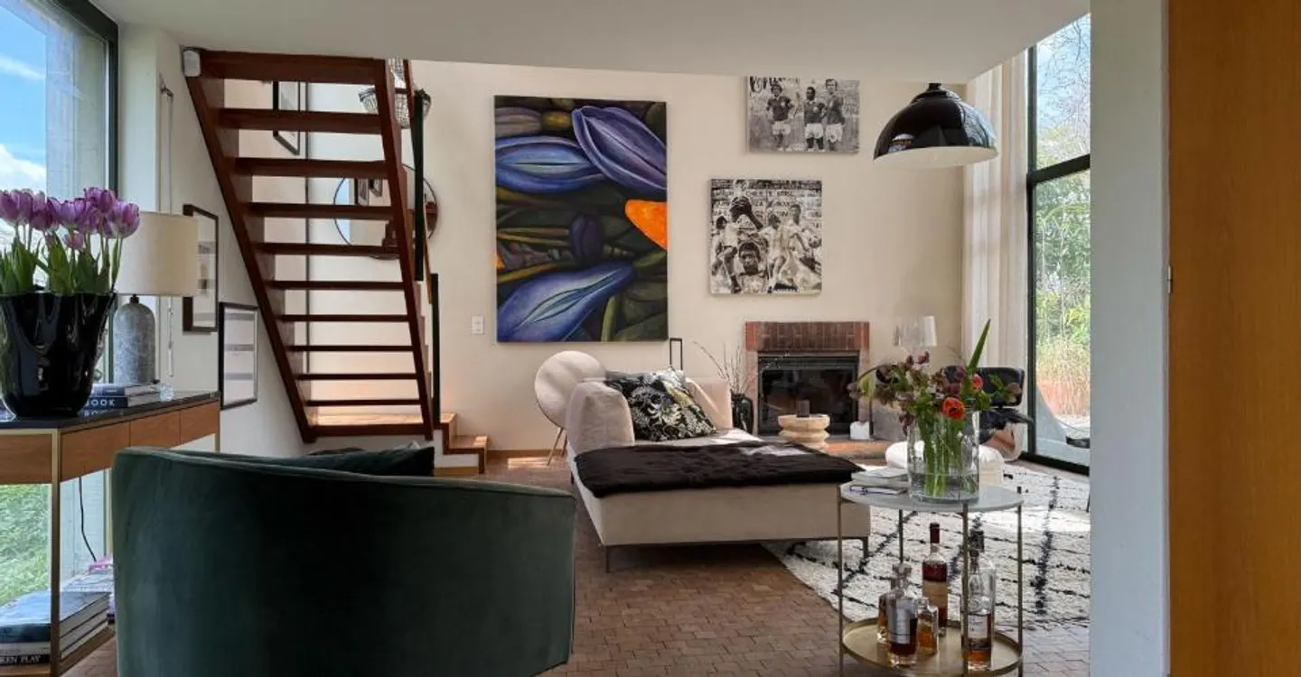 Architectural Loft on Gold Coast - Photo 7 of 12