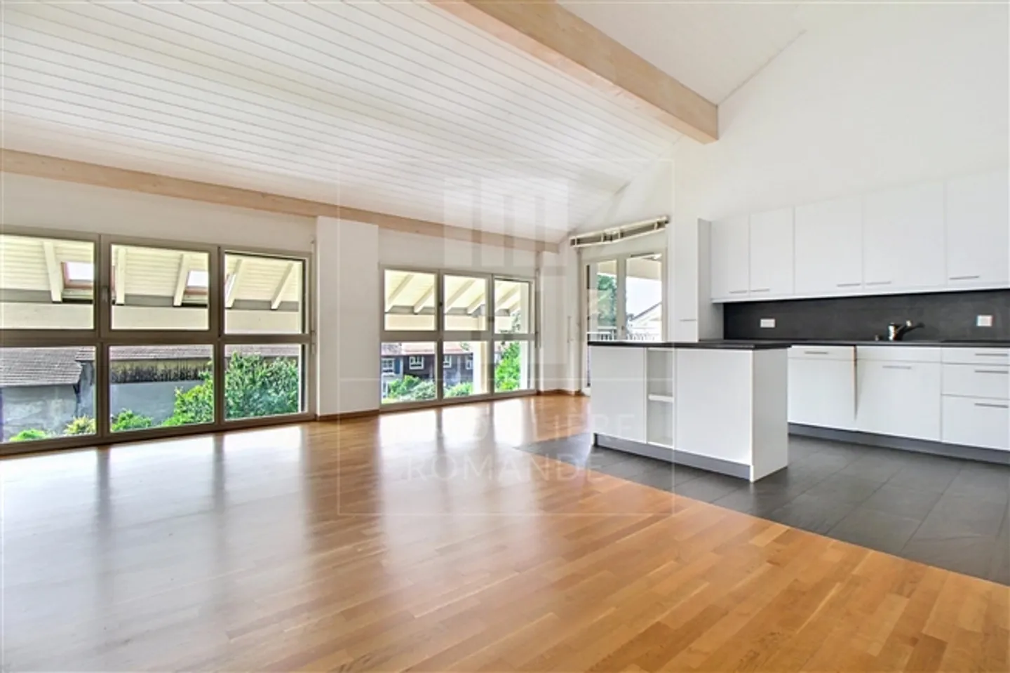 Magnificent 7-room apartment in Jussy - Photo 1 of 14