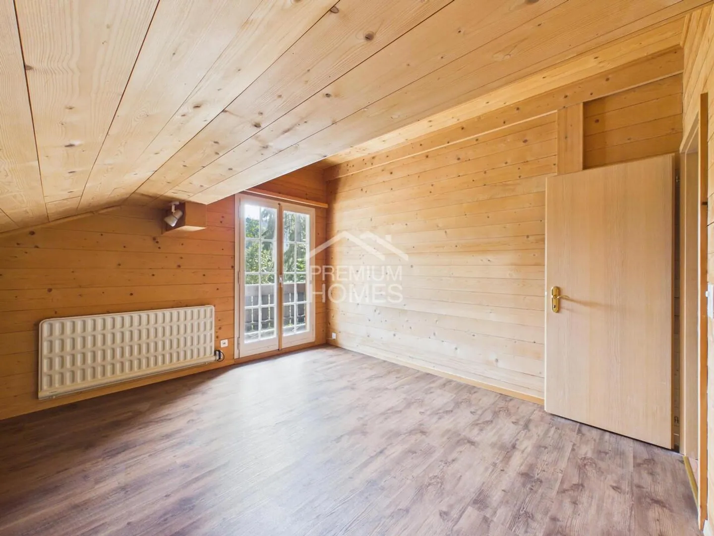 Un chalet, deux unités, de nombreuses possibilités - Votre chance ! - Photo 8 sur 13