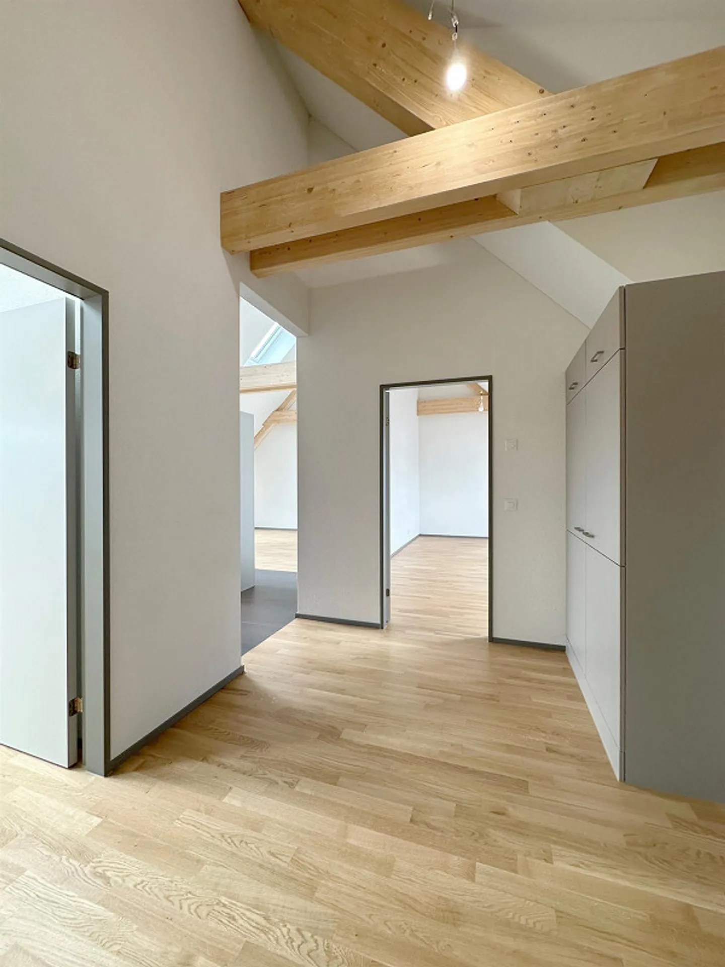 Modernes 3.5-Zimmer Apartment - Foto 2 von 12