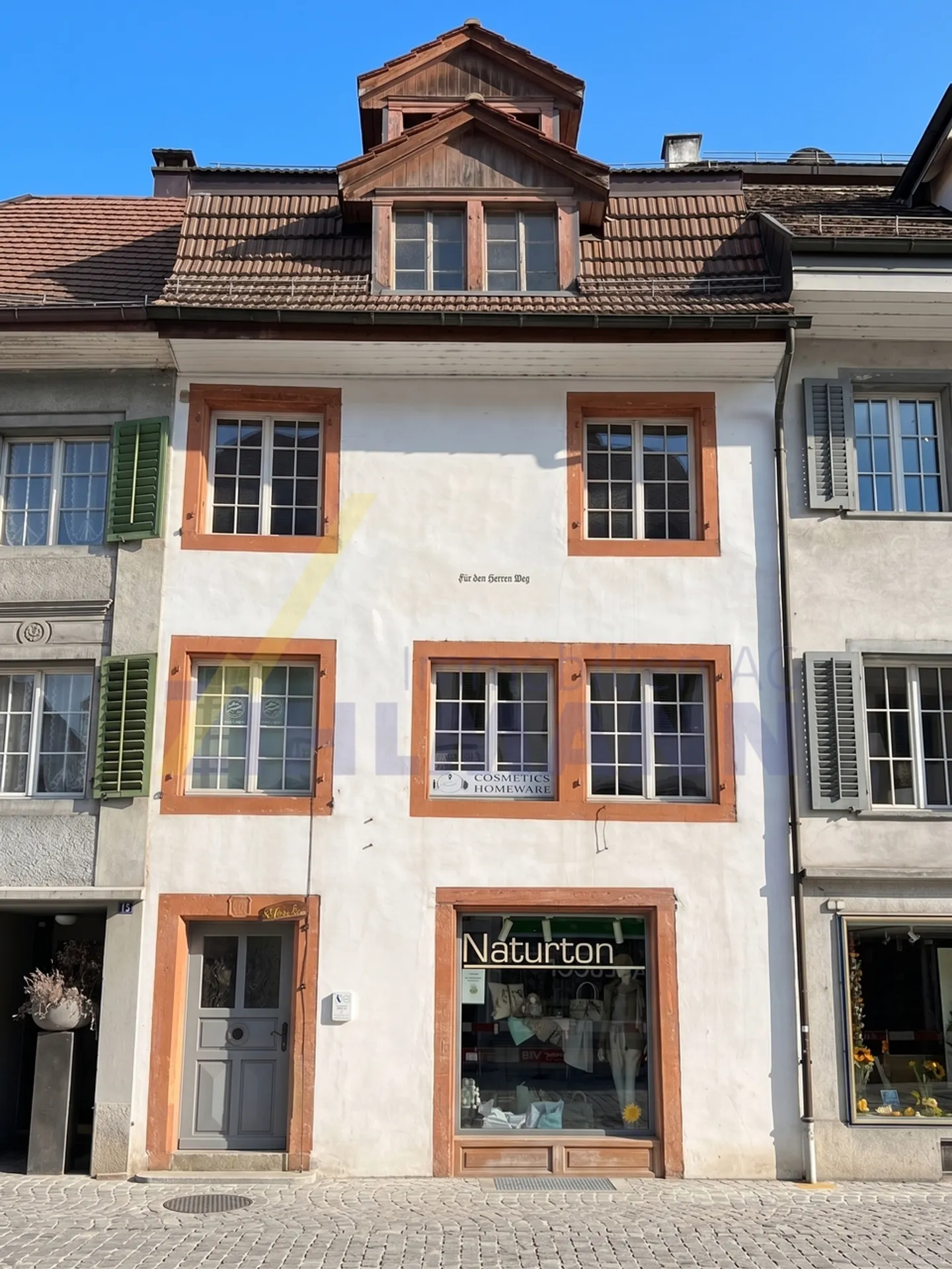 Edificio residenziale e commerciale storico con potenziale - Foto 1 di 11