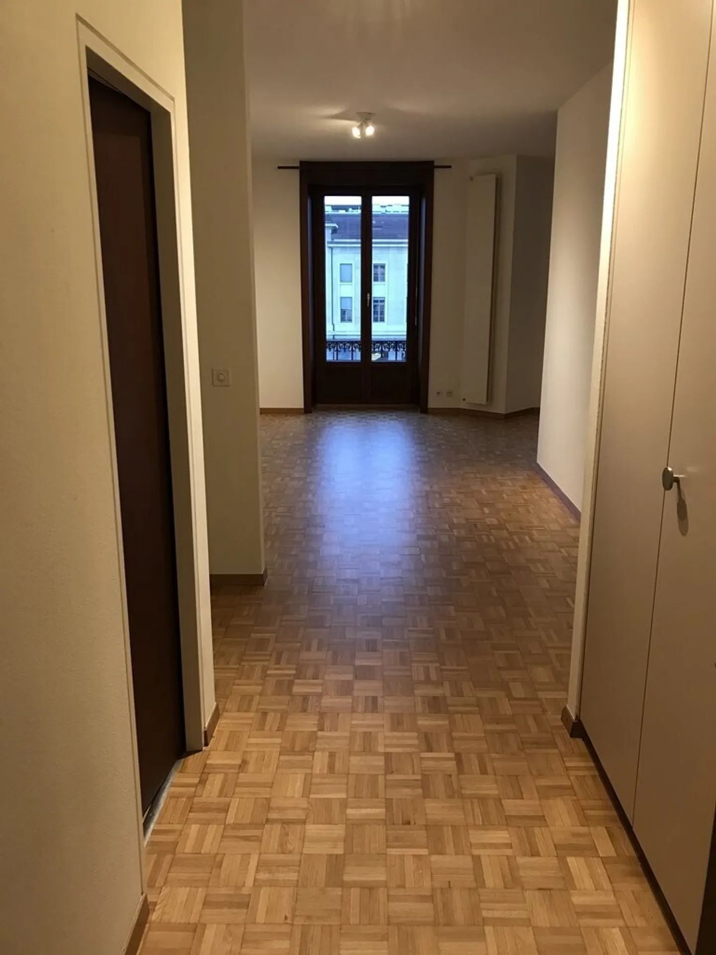 In affitto - Appartamento 2.5 locali in Place Cornavin - Foto 2 di 5