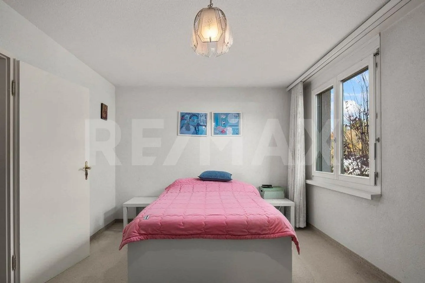 House with 5 rooms - Photo 10 of 13