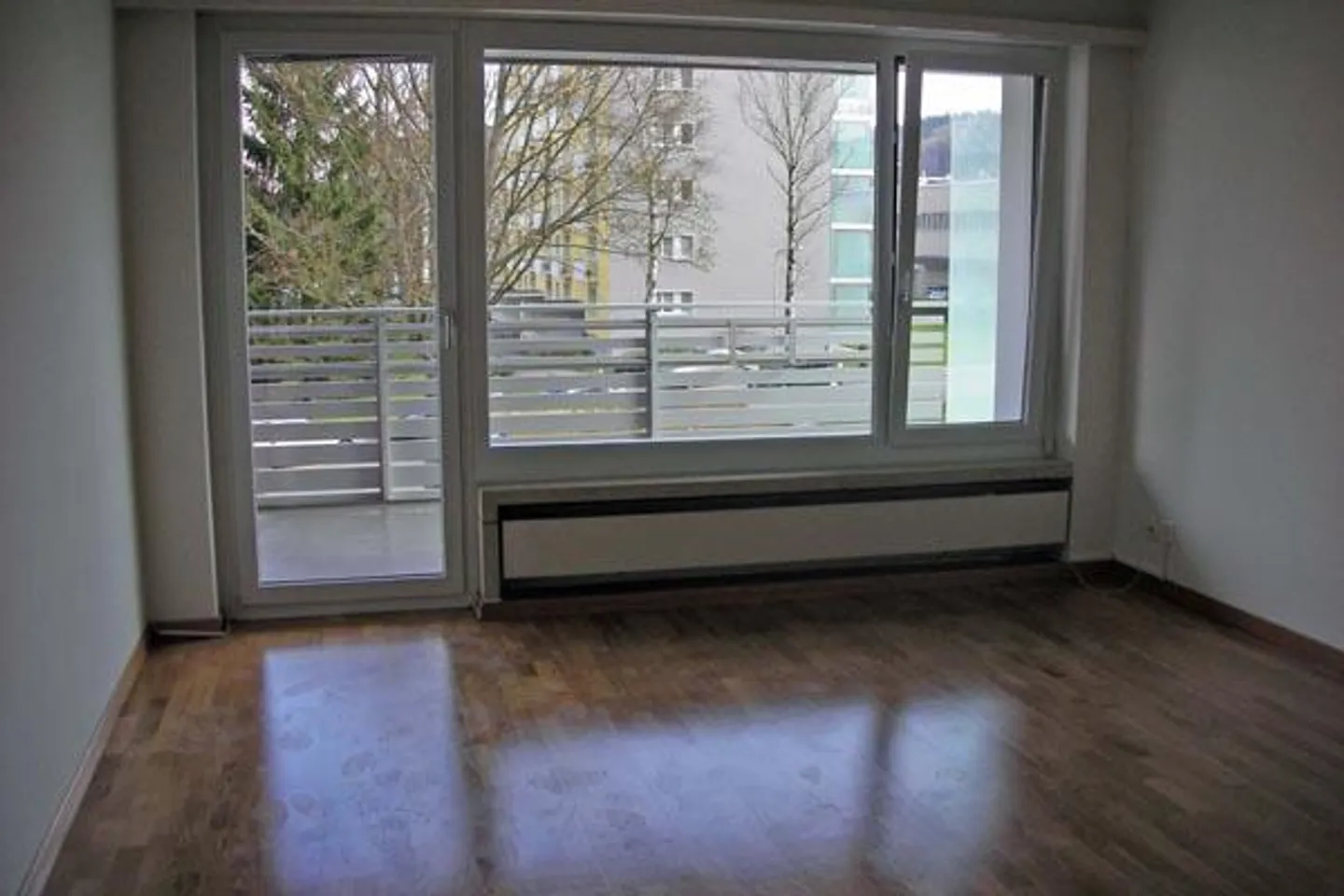 Grosszügige 2.5-Zimmerwohnung - Foto 2 von 4