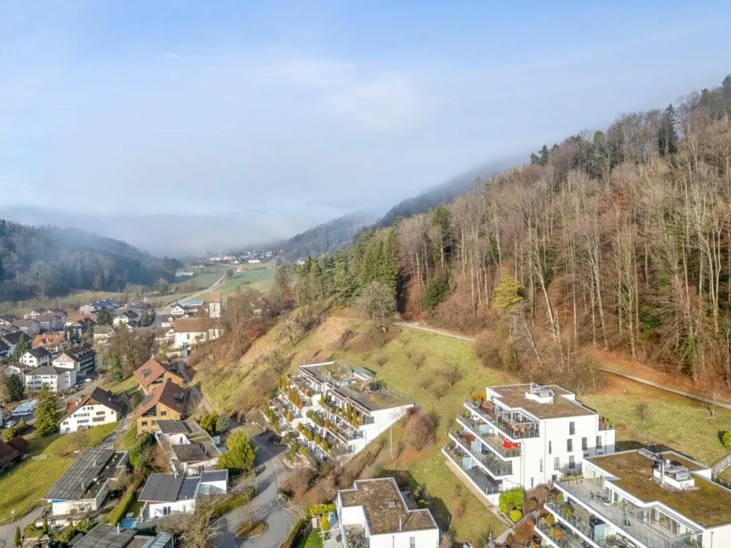 Grosszügige 3,5-Zimmerwohnung in ruhiger Wohnlage nahe der Stadt Zü... - Foto 6 von 7