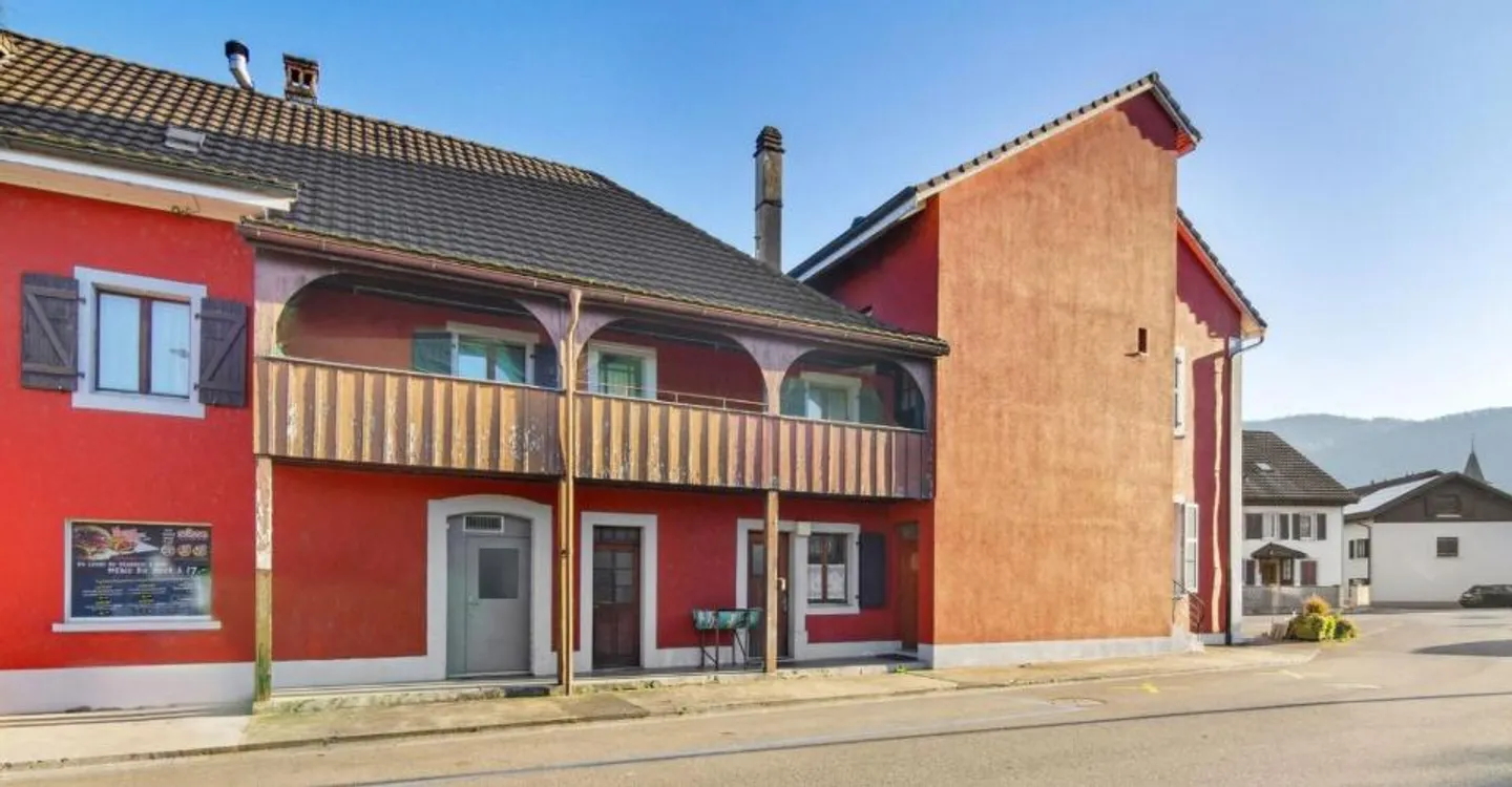 Wunderschönes Gebäude mit 2 Wohnungen und einem Restaurant - Foto 7 von 8