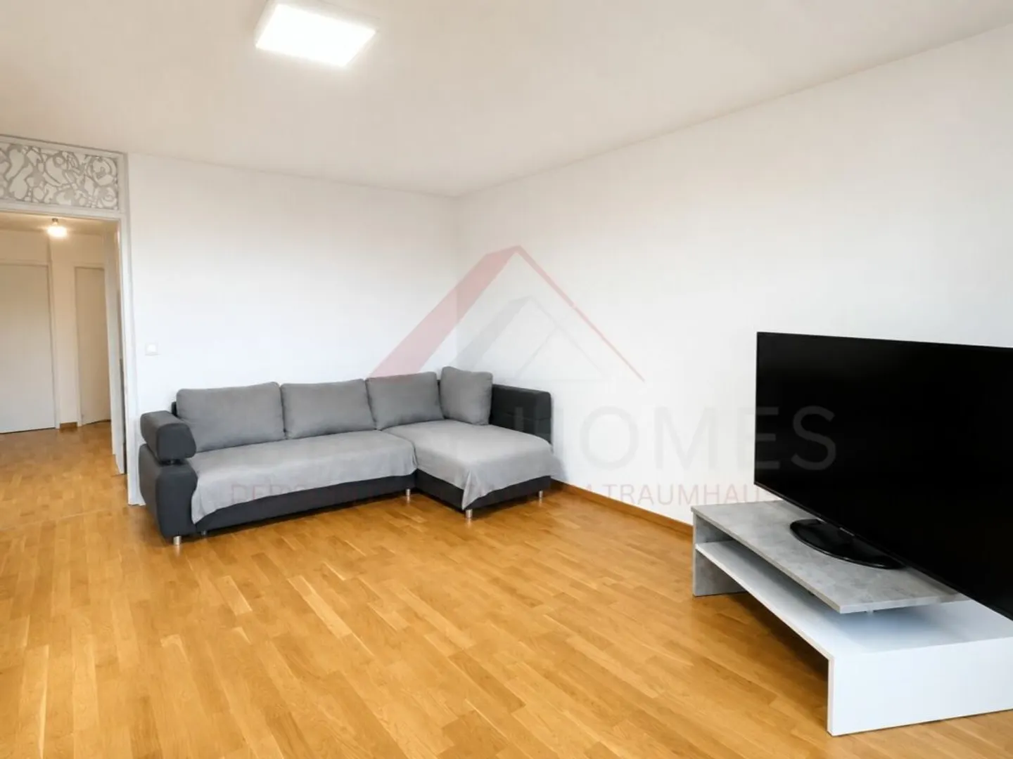 Renovated apartment with a view in Burgdorf - Photo 4 of 13