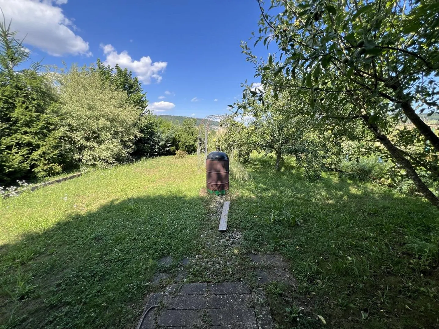 Ancienne maison de garde-barrière avec beaucoup de potentiel à Löhningen - Photo 6 sur 17