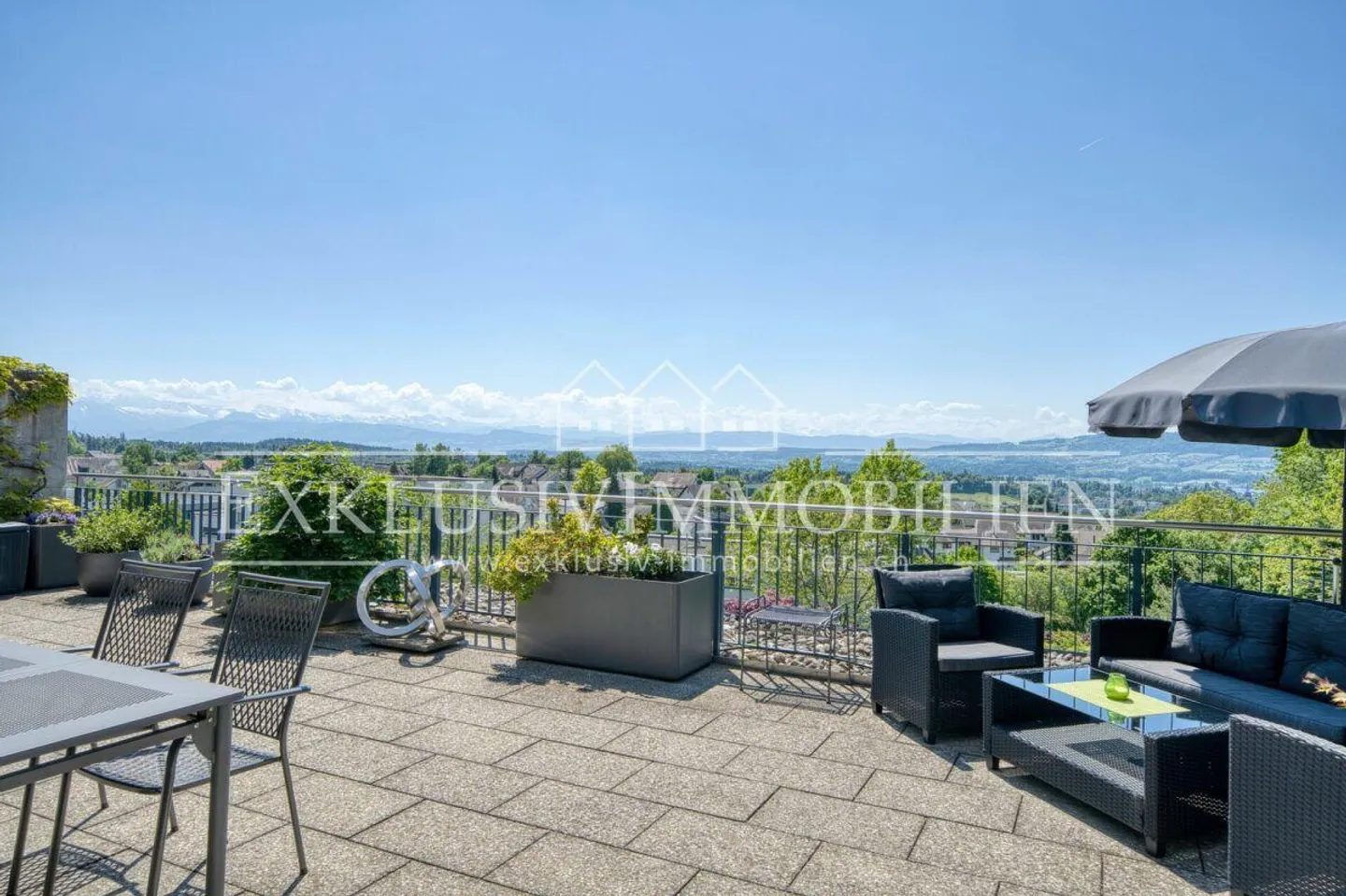 Duplex Étonnant avec Terrasse - Photo 2 sur 5