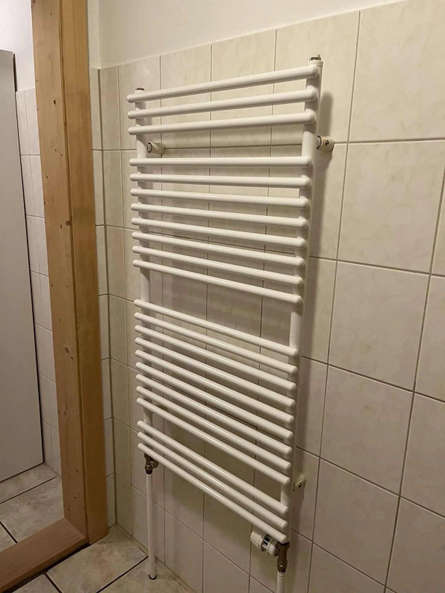 Bright studio apartment for rent - Photo 5 of 8