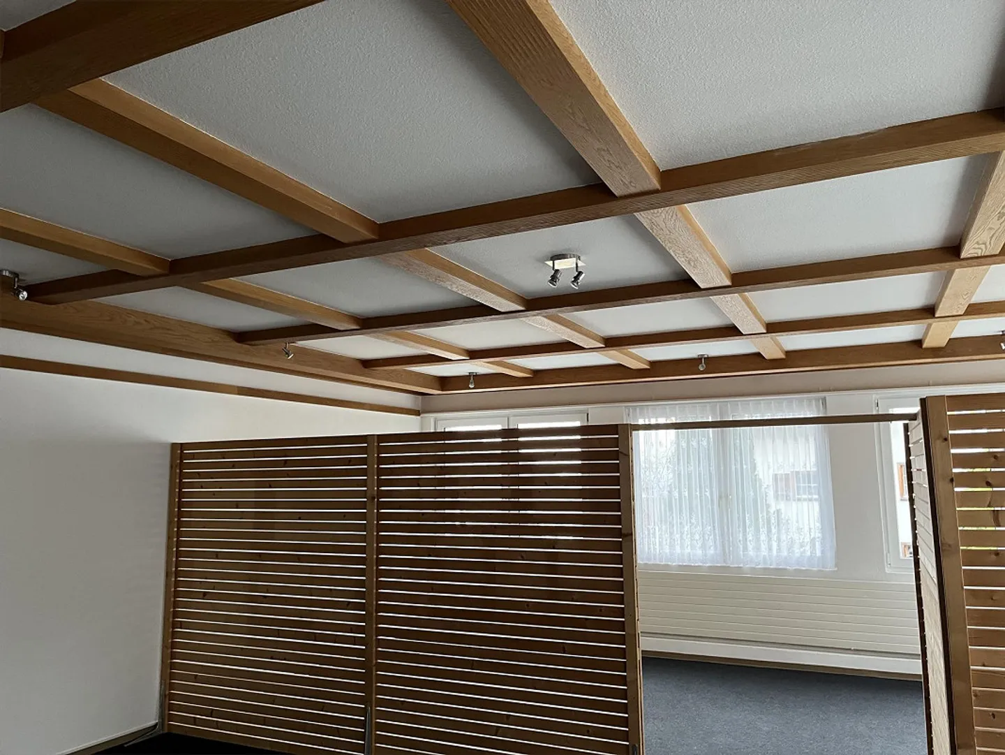 Bright studio apartment for rent - Photo 7 of 8