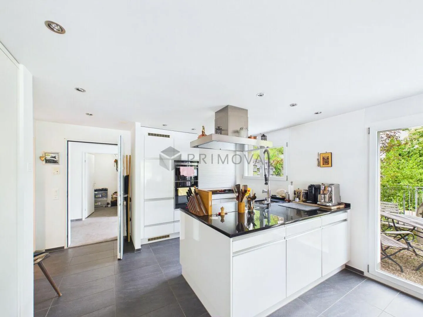 Exclusive and luxurious terrace apartment in Duggingen - Photo 4 of 11