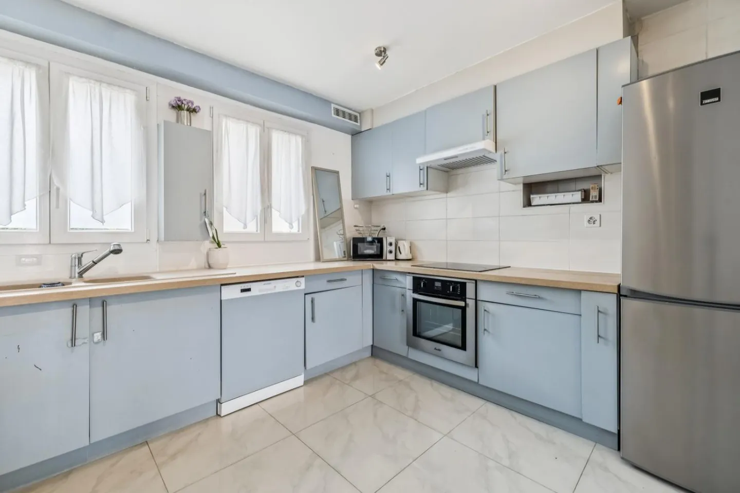 Detached house with garden and independent apartment in Vernier - Photo 4 of 7