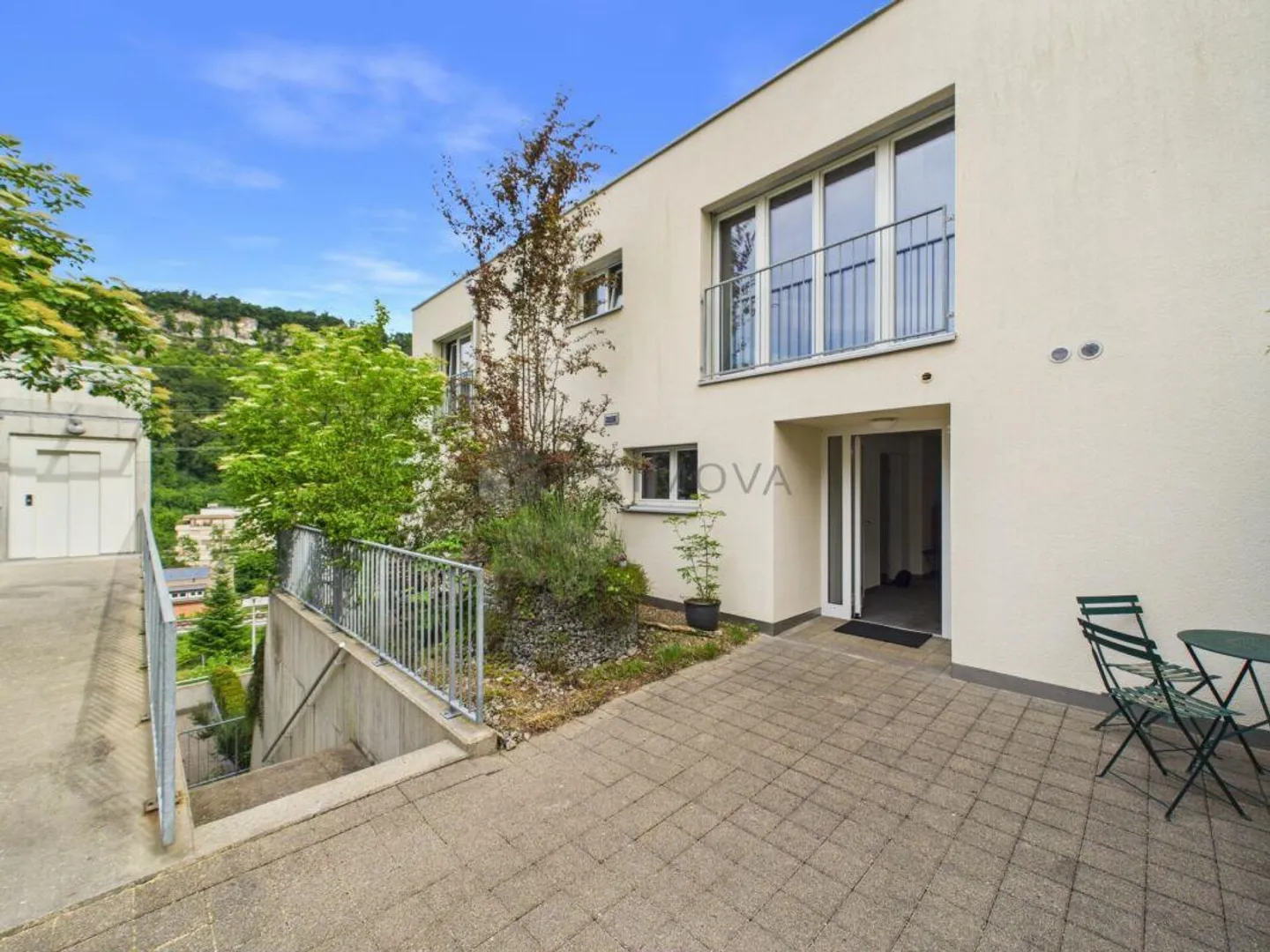 Exclusive and luxurious terrace apartment in Duggingen - Photo 10 of 11