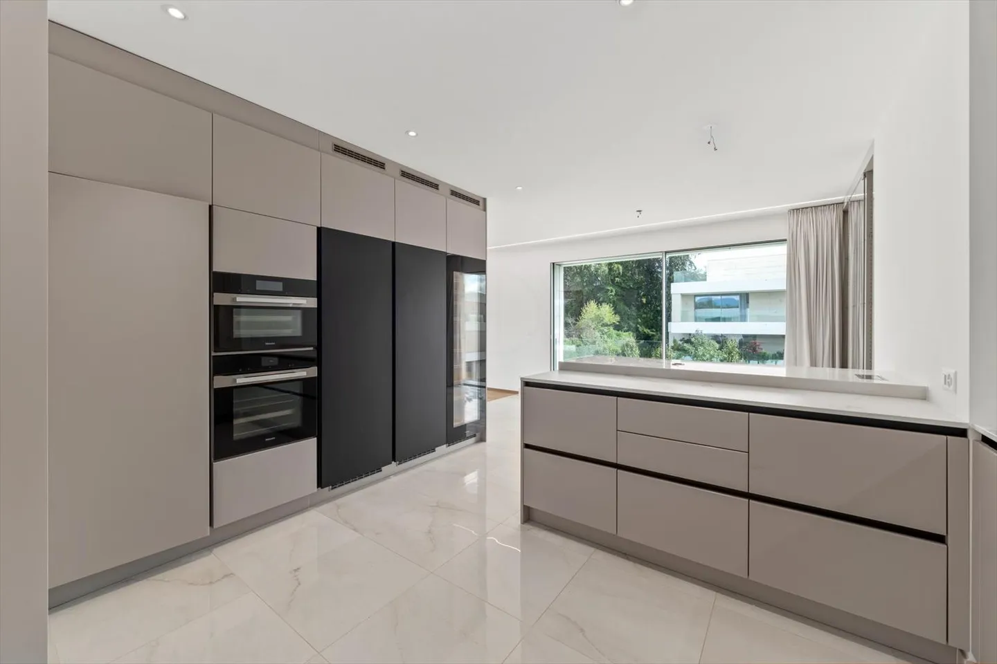 Beautiful Duplex in Cologny - Photo 3 of 11