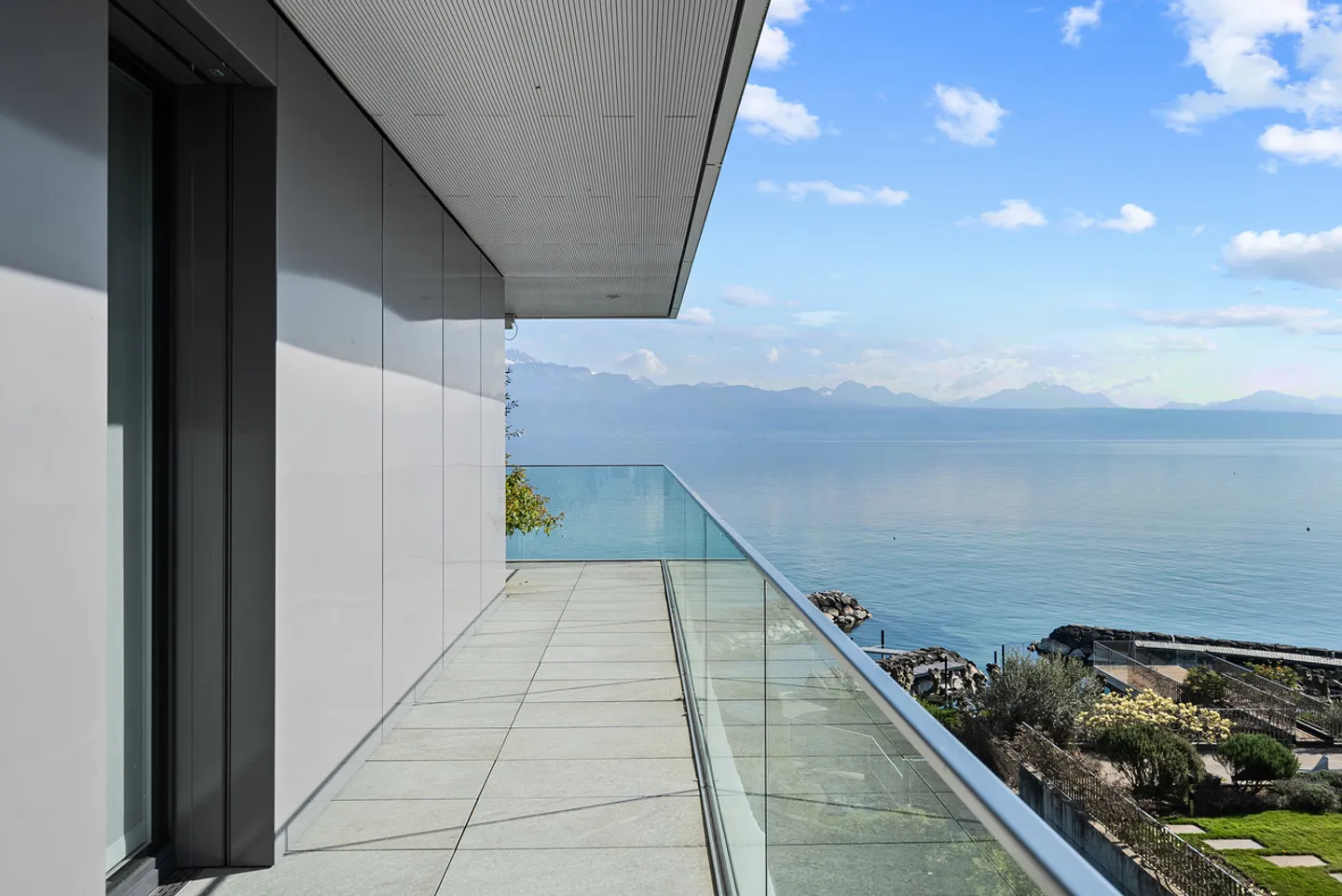 Luxurious apartment in Pully - Photo 3 of 12