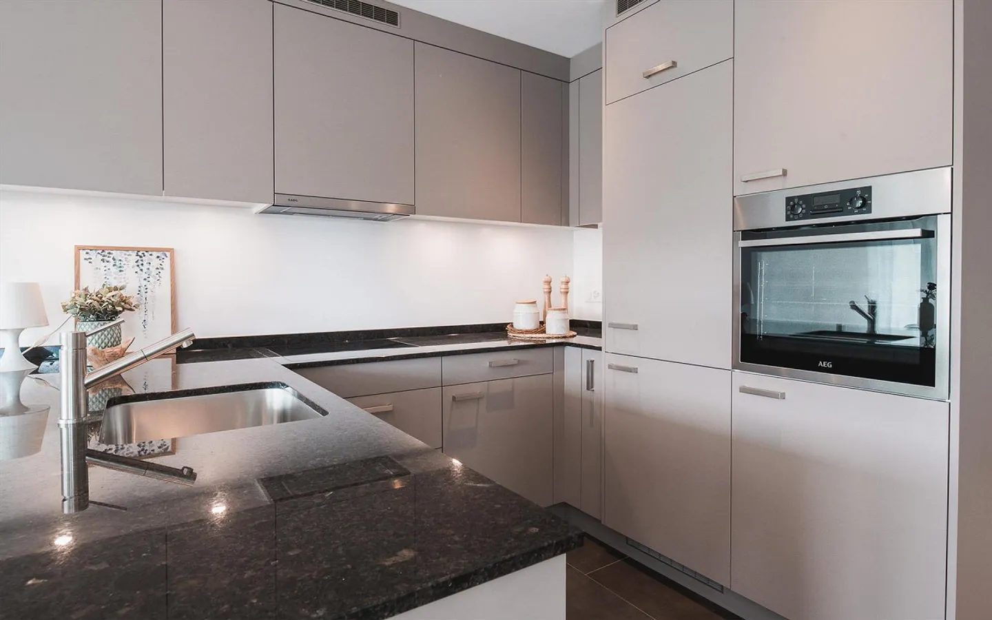 Neu Hausen in Neuhausen - moderne 3.5-Zimmer-Wohnung mit atemberaub... - Photo 2 of 9