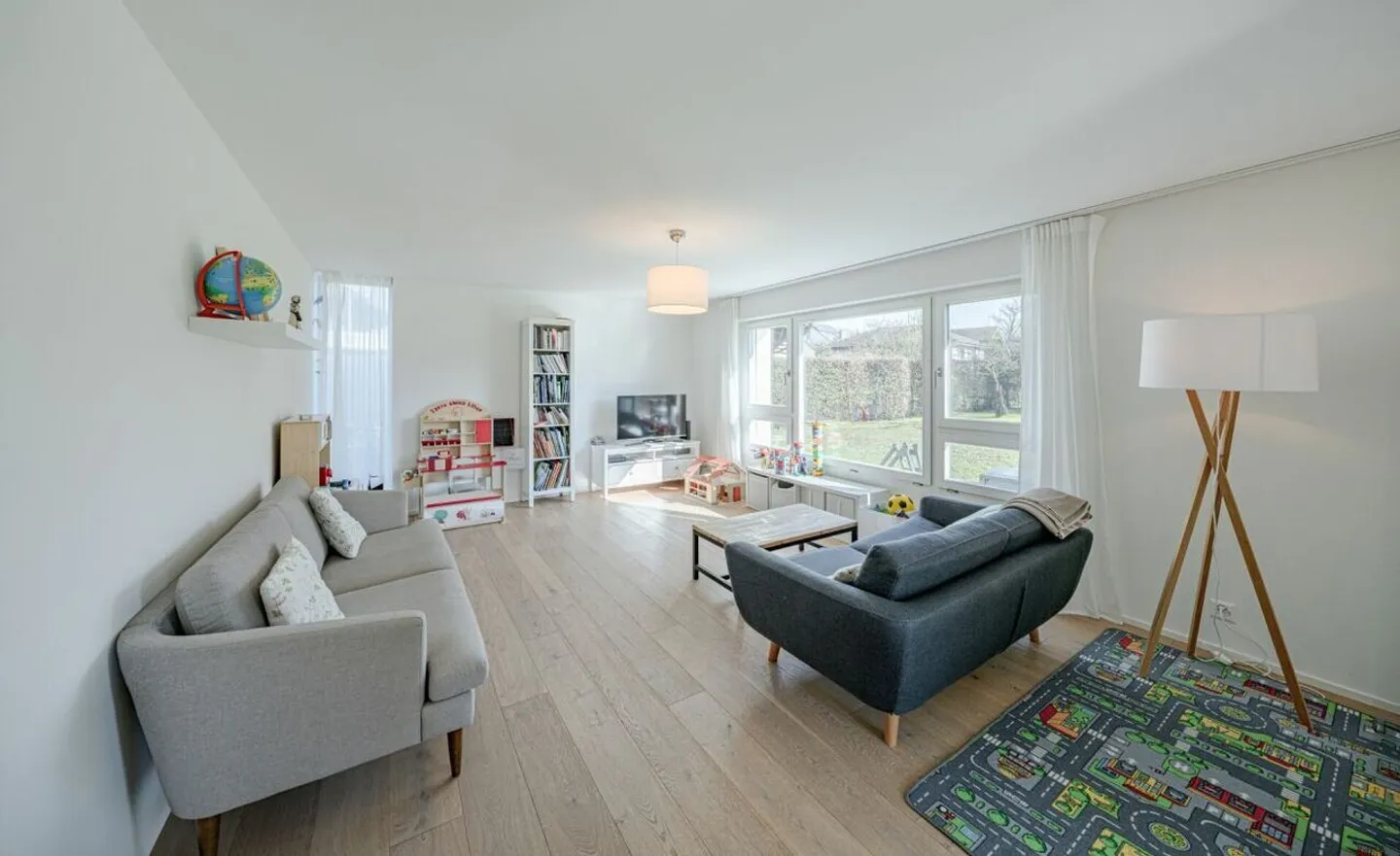 CASA MULTIFAMILIARE CON DUE APPARTAMENTI DA 4,5 STANZE - Foto 3 di 8