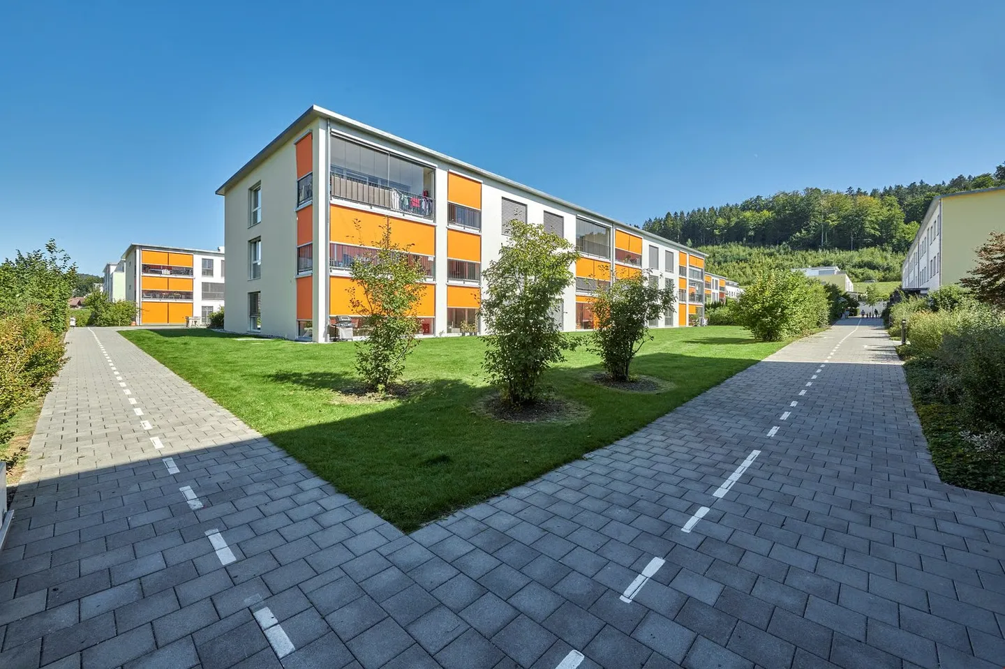 Appartement lumineux et moderne de 3,5 pièces - Photo 2 sur 10