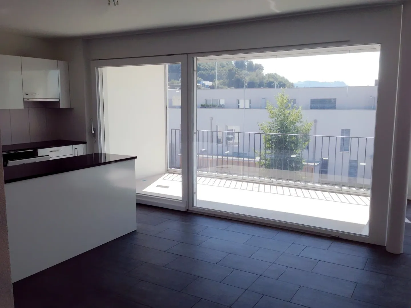 Appartement lumineux et moderne de 3,5 pièces - Photo 1 sur 10