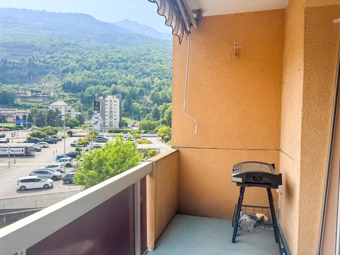 Appartement en attique 3.5 pièces lumineux à Monthey - Photo 2 sur 12