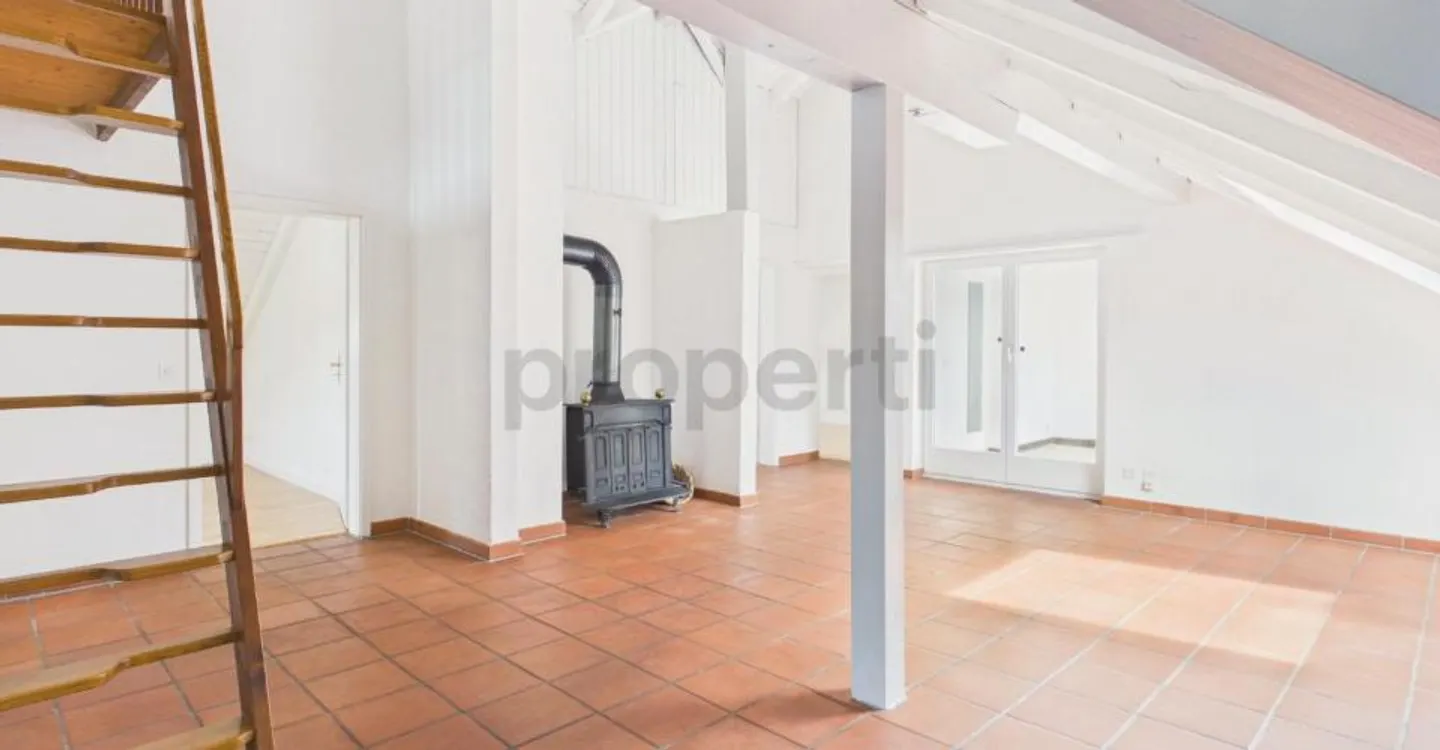 Quiet attic apartment with balcony and manageable additional costs in Beringen - Photo 3 of 6