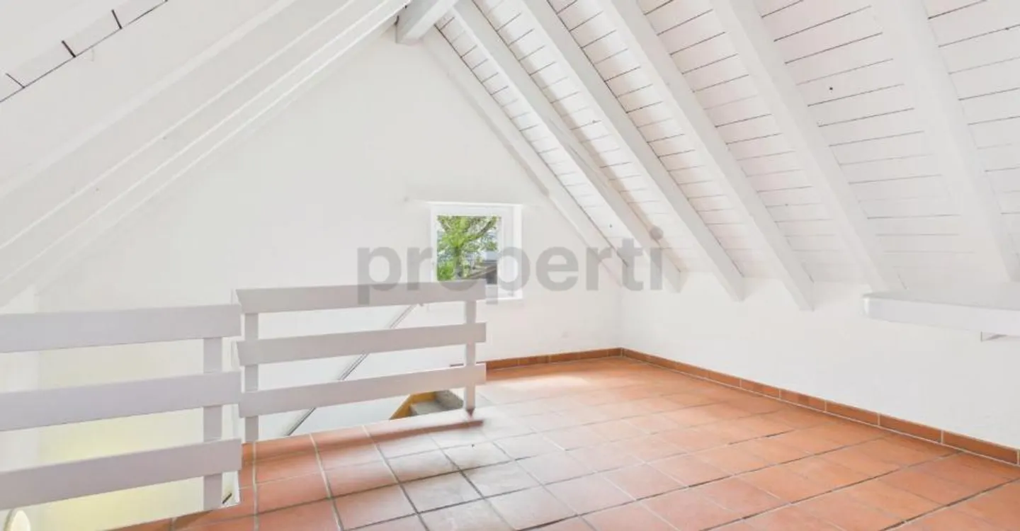 Quiet attic apartment with balcony and manageable additional costs in Beringen - Photo 4 of 6