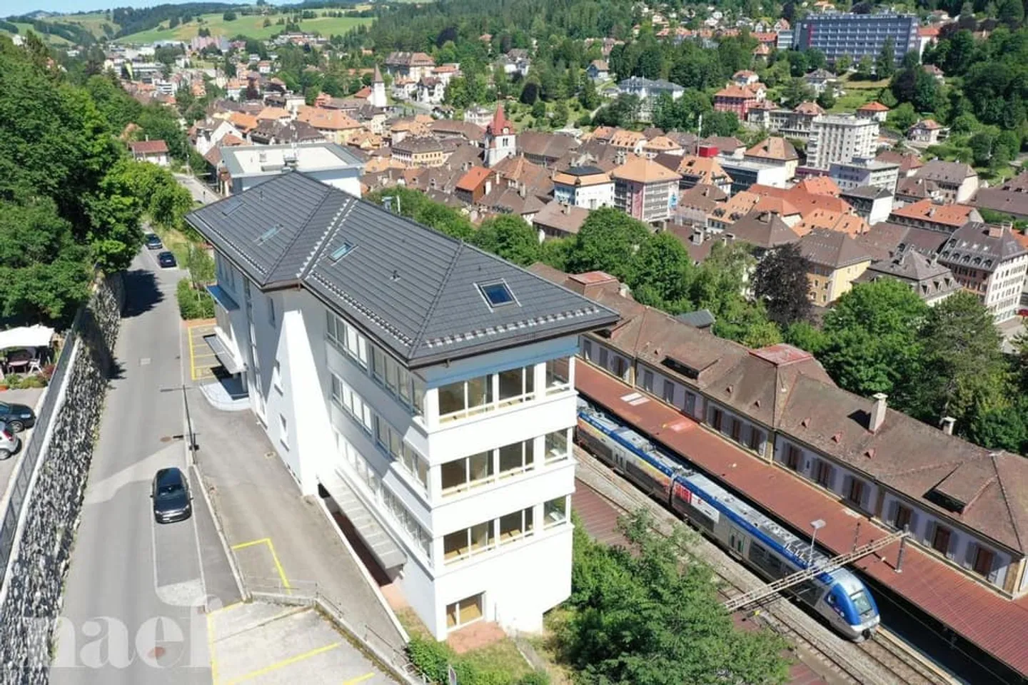 Place de parc extérieure disponible - Photo 1 sur 1