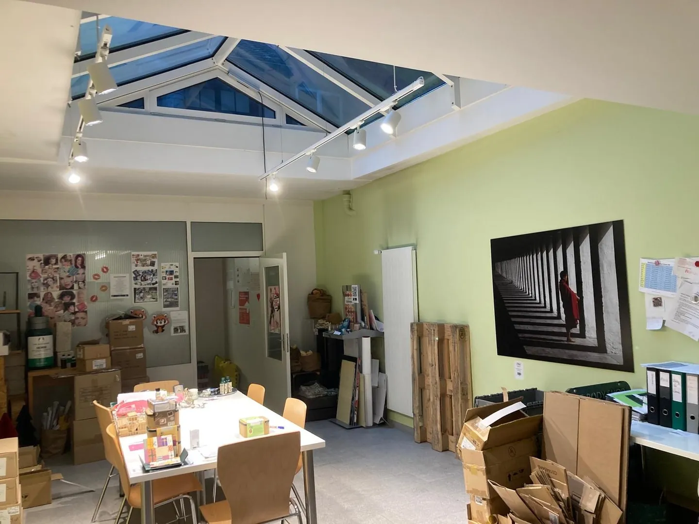 grosse Ladenfläche in Schaffhausen in charmantem Erker-Altstadthaus - Foto 6 von 12