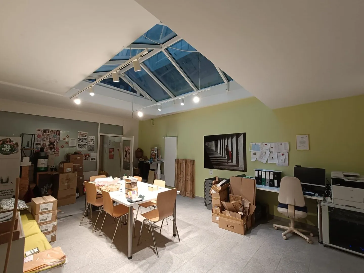 grosse Ladenfläche in Schaffhausen in charmantem Erker-Altstadthaus - Foto 8 von 12