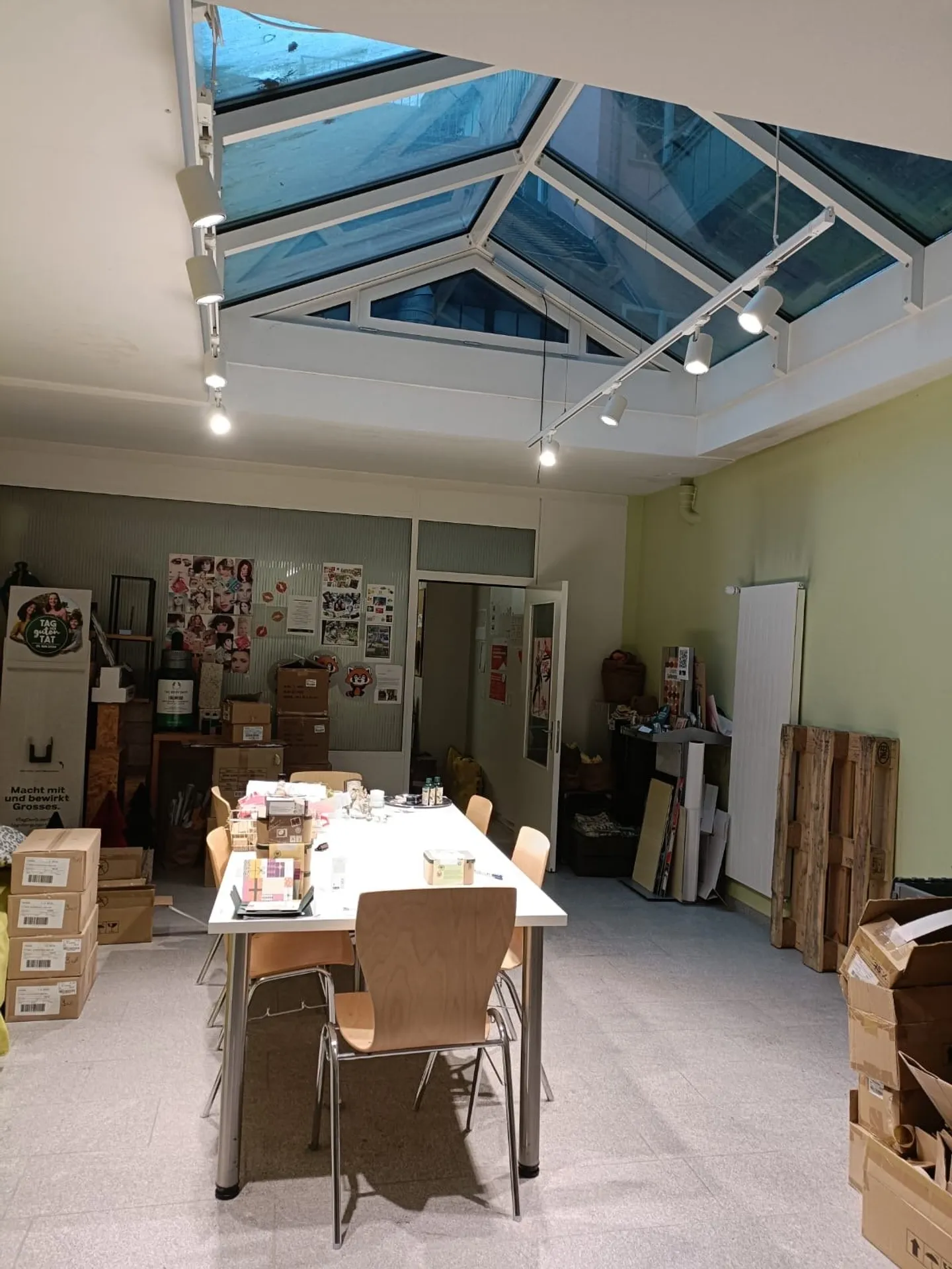 grosse Ladenfläche in Schaffhausen in charmantem Erker-Altstadthaus - Foto 12 von 12