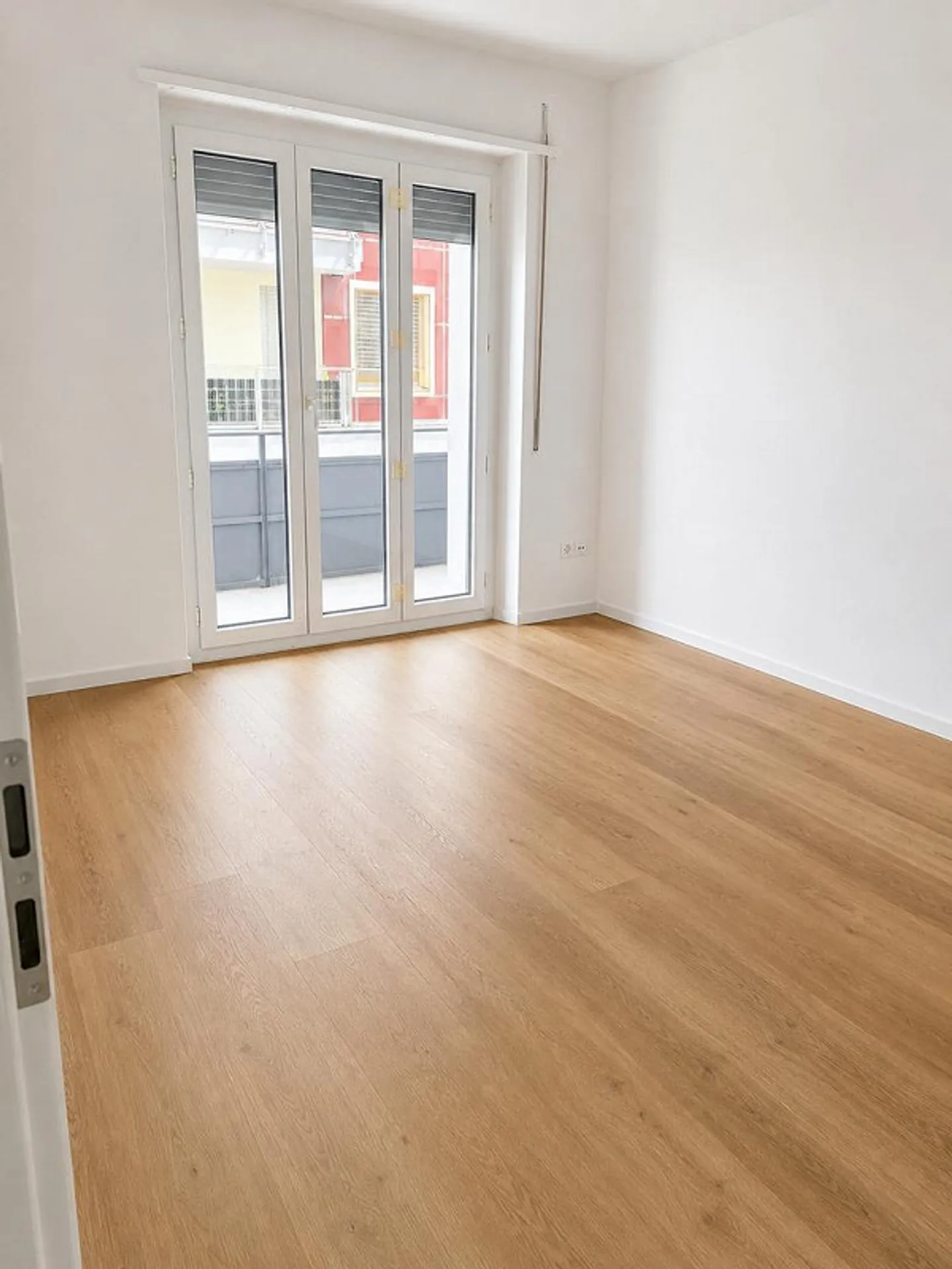 CHIASSO - AFFITTASI 2.5 LOCALI RISTRUTTURATO CON TERRAZZA - Photo 3 sur 4