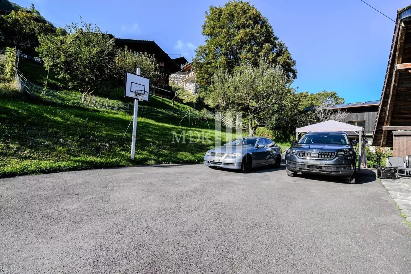 Authentisches Chalet mit zwei Wohnungen - Foto 11 von 13