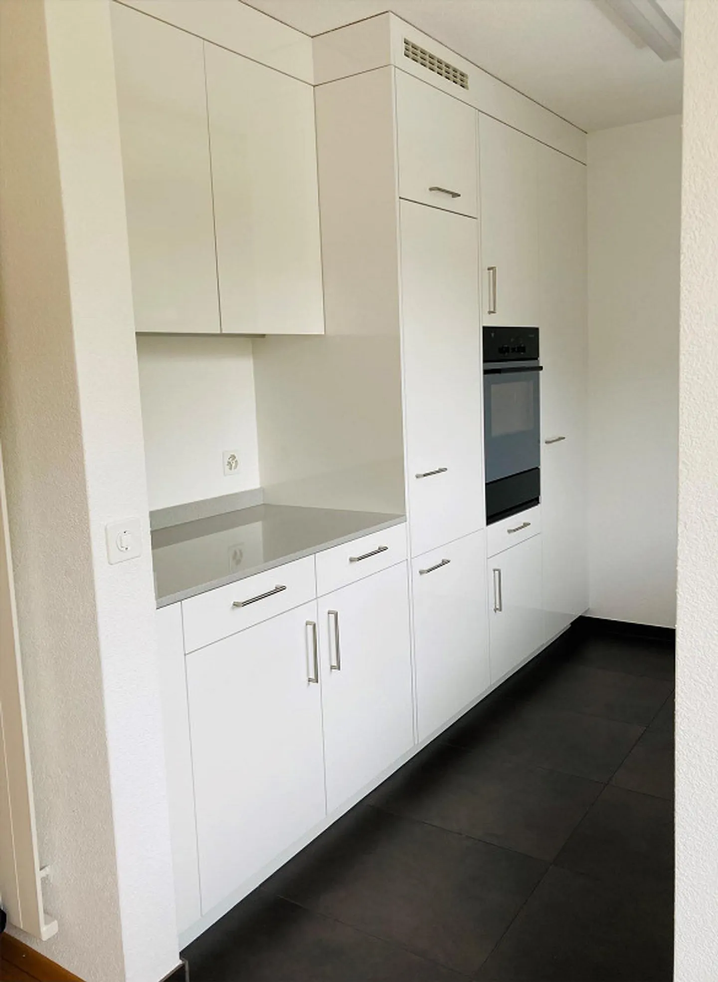 Geräumige moderne Wohnung - Foto 3 von 8