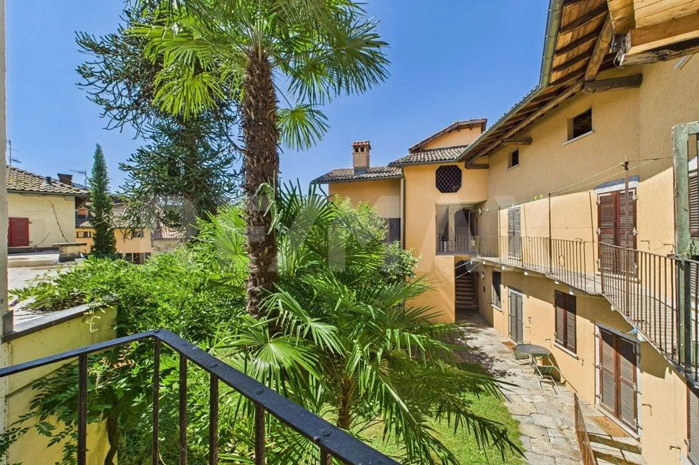 Casa di villaggio ristrutturata nel cuore di Sessa Tresa Ticino - Foto 10 di 13