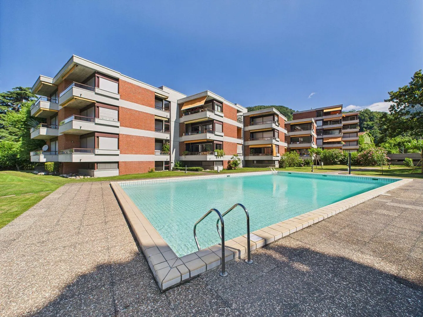 Appartamento Elegante con Vista Lago - Foto 1 di 13