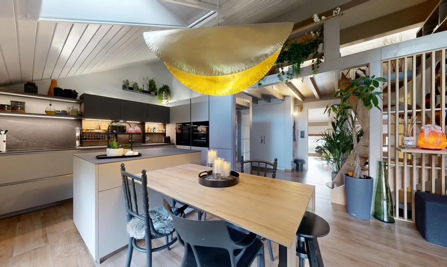 Beautiful 3.5 room renovated apartment in Soral, charm and comfort combined - Photo 4 of 11