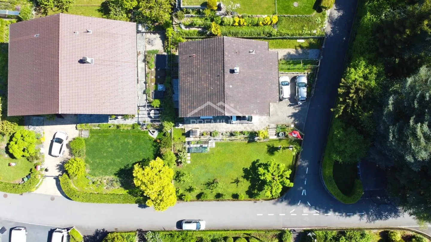 Old building with 636 m² of land - Your realization at Lake Thun! - Photo 1 of 6