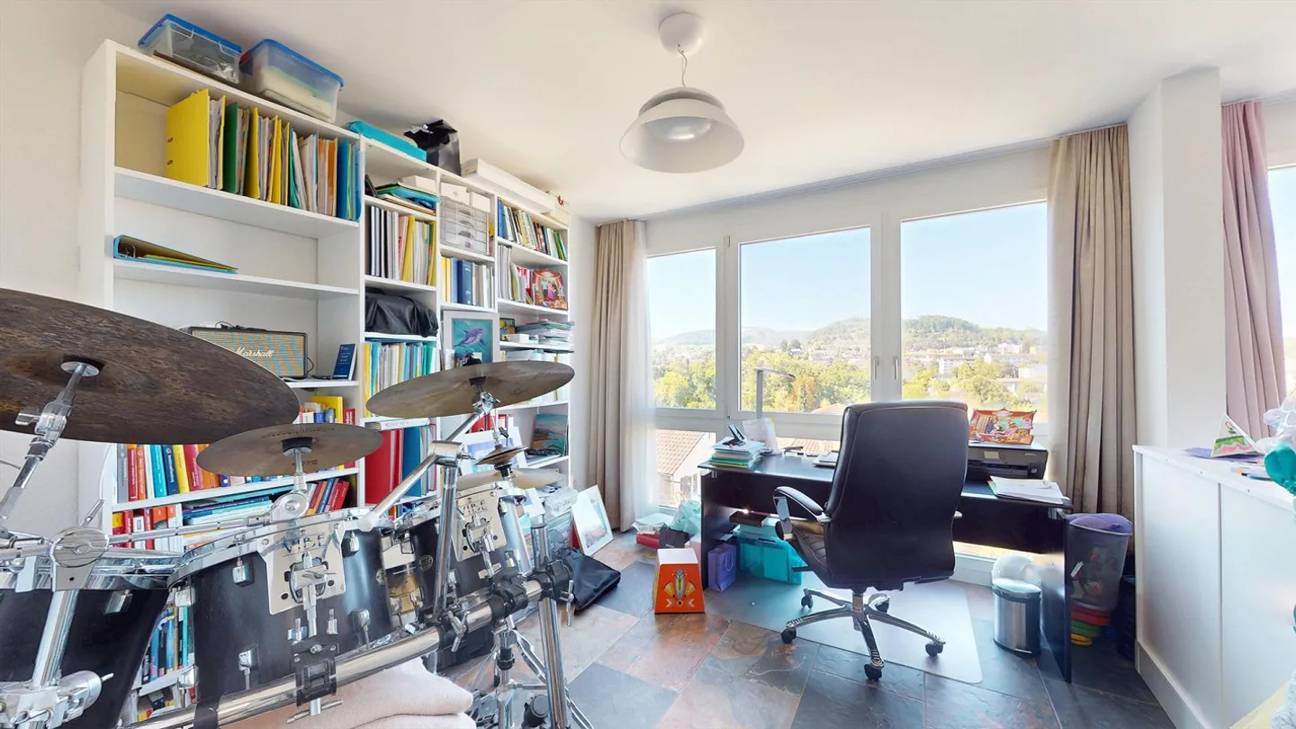Attraktives Einfamilienhaus mit traumhafter Panoramaaussicht,Doppelgarage, gr. Aussenbereich & Lift - Foto 9 von 14