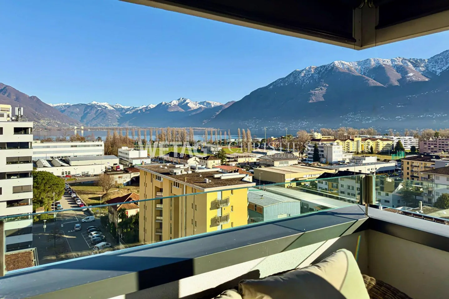 Moderno appartamento attico con vista lago in posizione centrale a Locarno... - Foto 2 di 13