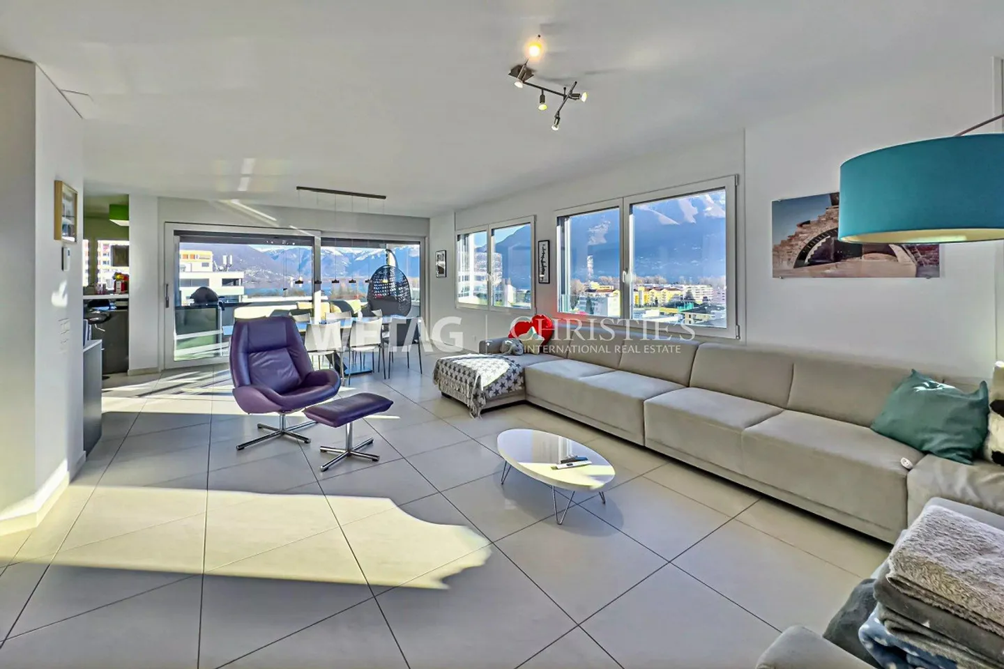 Moderno appartamento attico con vista lago in posizione centrale a Locarno... - Foto 3 di 13