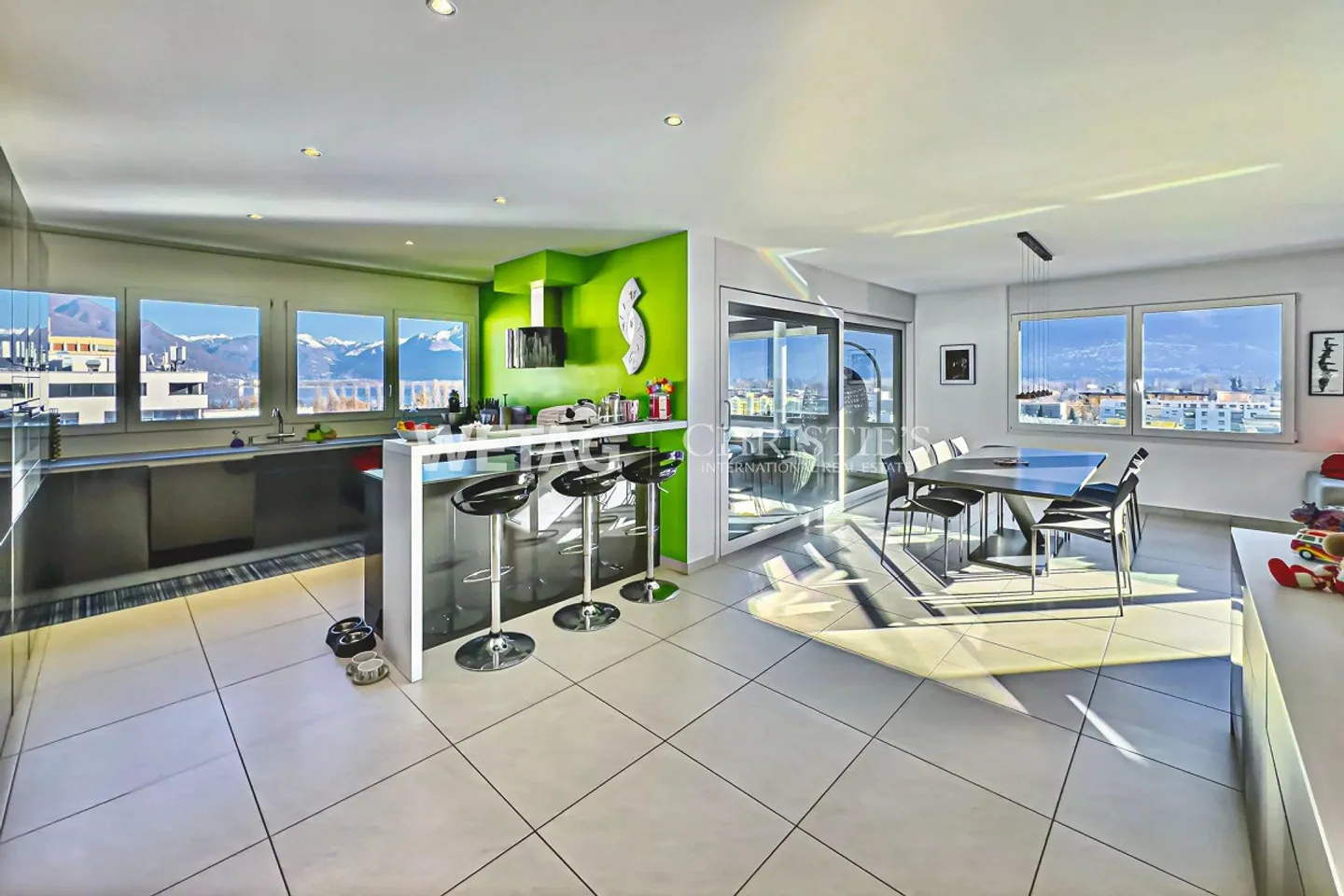 Moderno appartamento attico con vista lago in posizione centrale a Locarno... - Foto 4 di 13