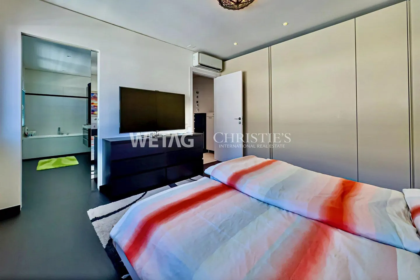 Moderno appartamento attico con vista lago in posizione centrale a Locarno... - Foto 9 di 13