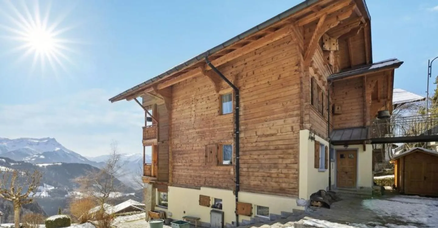 Splendid renovated attic - Breathtaking view of the Alps - Photo 1 of 10